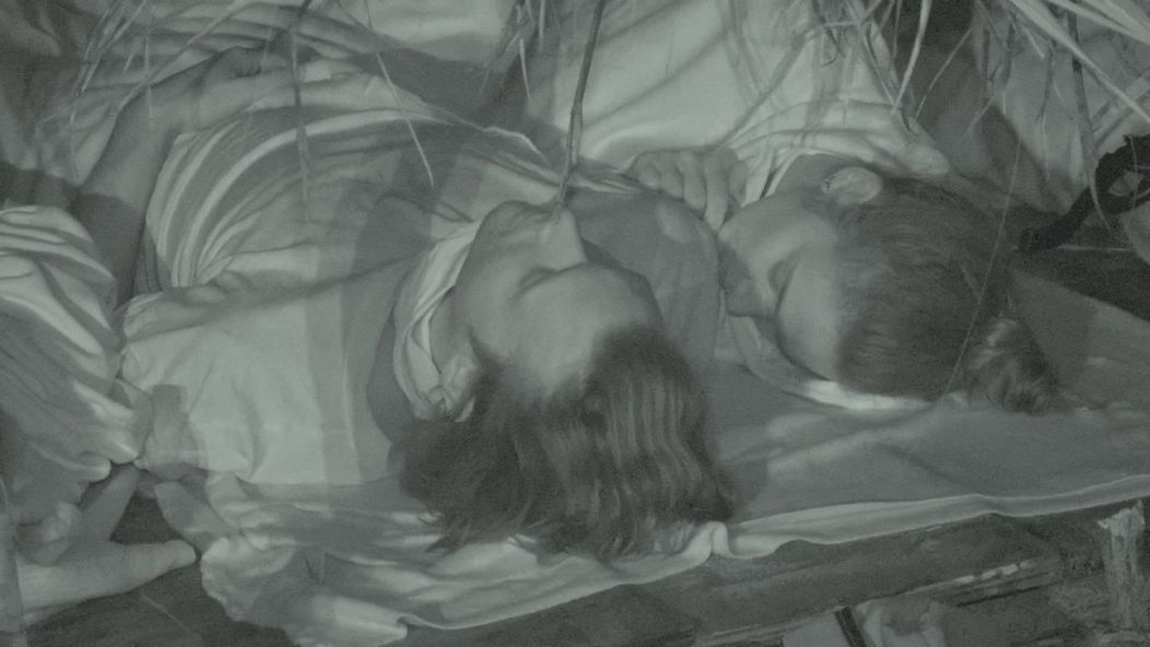 Už od príchodu sú na ostrove často spolu.