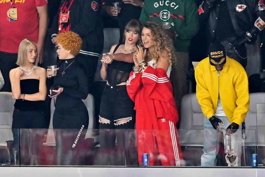 Taylor Swift s Blake Lively na Super Bowl