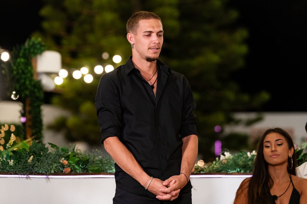 Love Island po recouplingu a následnom dumpingu opustili naraz dva páry - Natálie a Matěj a Adriana a Oliver.