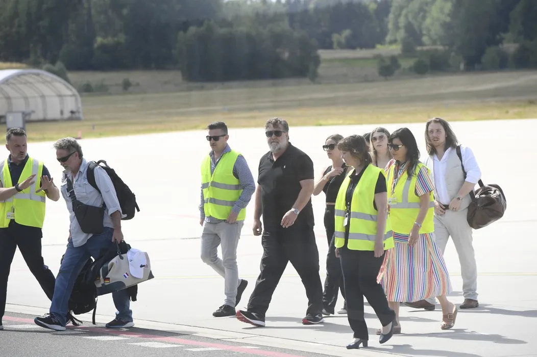 Russell Crowe je už v Karlových Varoch