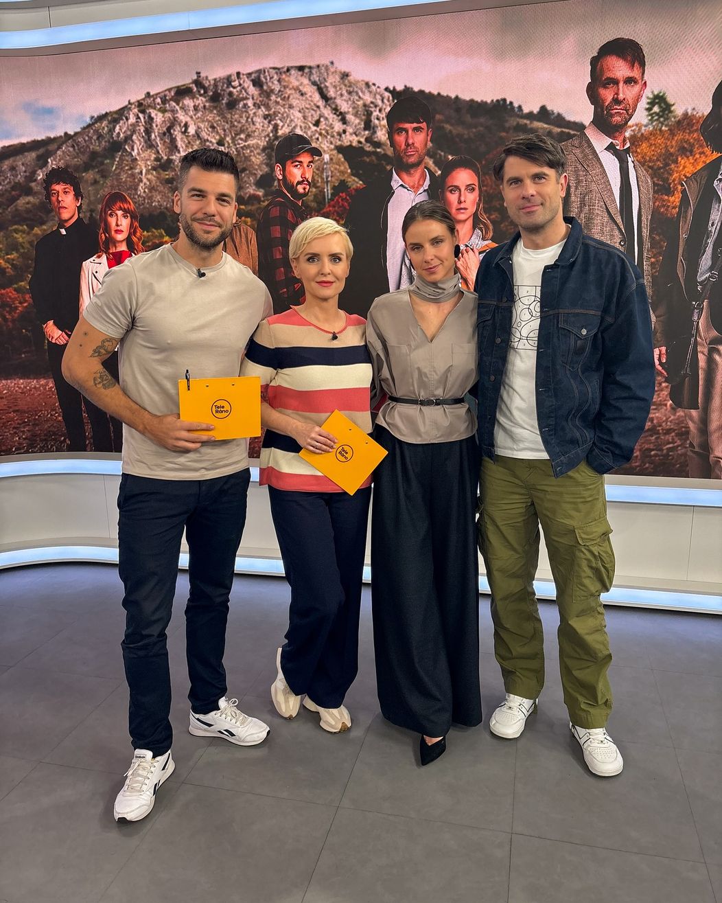 Tomáš Juríček, Kveta Horváthová, Nela Pocisková a Ján Dobrík v relácii Teleráno