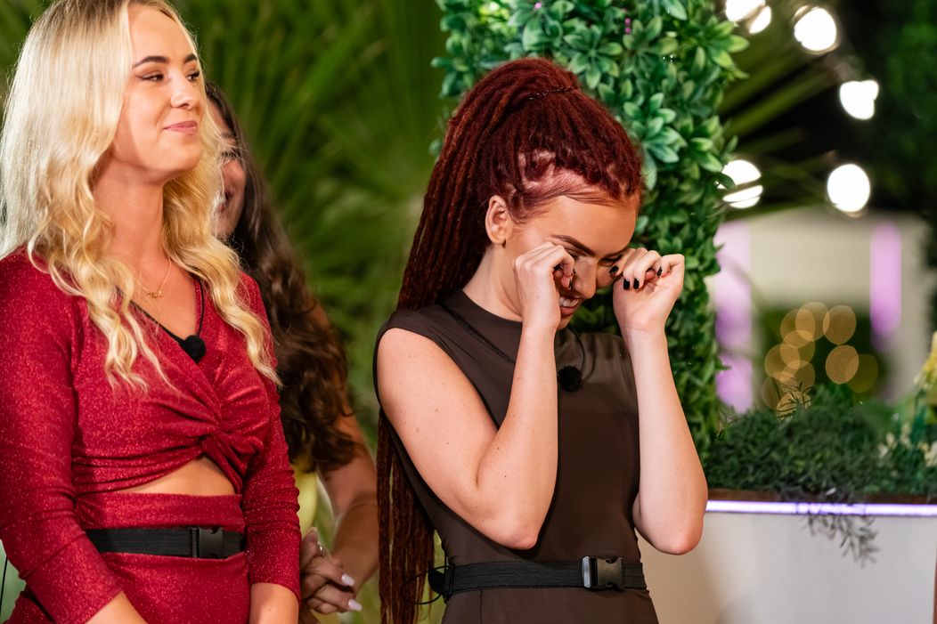 Love Island po recouplingu a následnom dumpingu opustili naraz dva páry - Natálie a Matěj a Adriana a Oliver.
