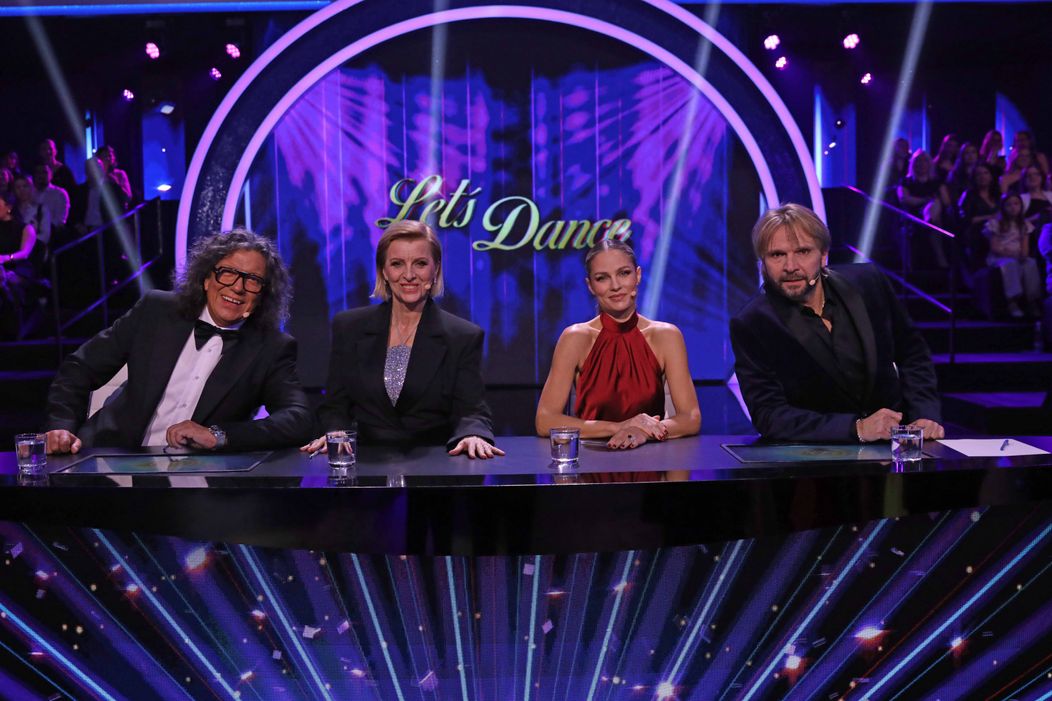 Porotcovia Richard Genzer, Tatiana Drexler, Ivana Gáborík a Ján Ďurovčík v 2. kole šou Let's Dance