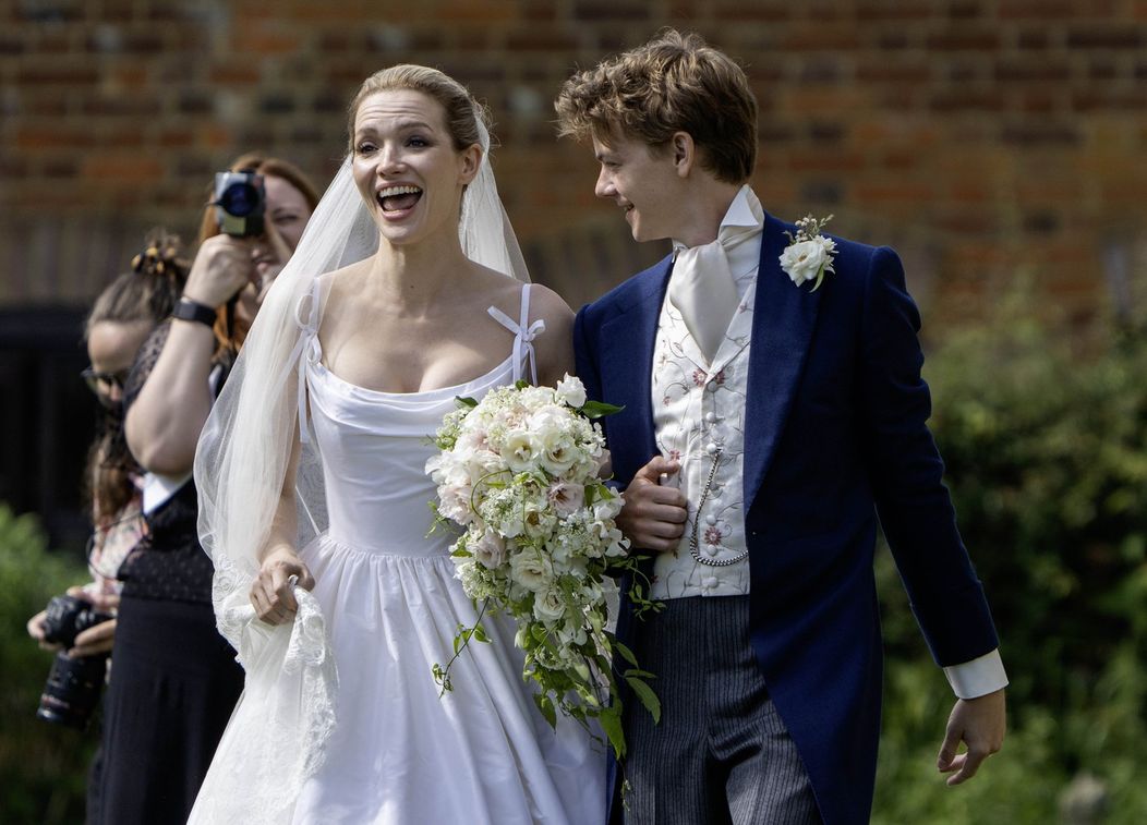 Herec z Lásky nebeskej, Thomas Brodie-Sangster, sa oženil