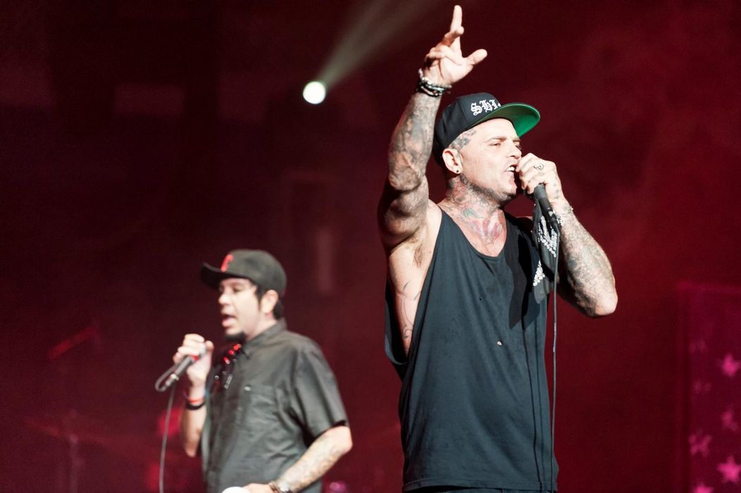 Vo veku 49 rokov zomrel Shifty Shellshock z Crazy Town