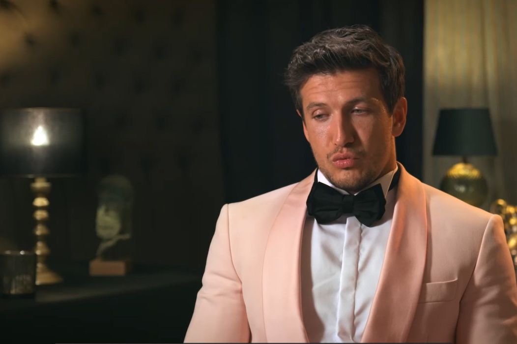 Z vášnivého bozku od Mary stratil Jan reč