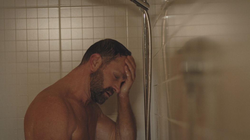 Andrej zistí od neznámeho muža o Laure zásadnú informáciu.