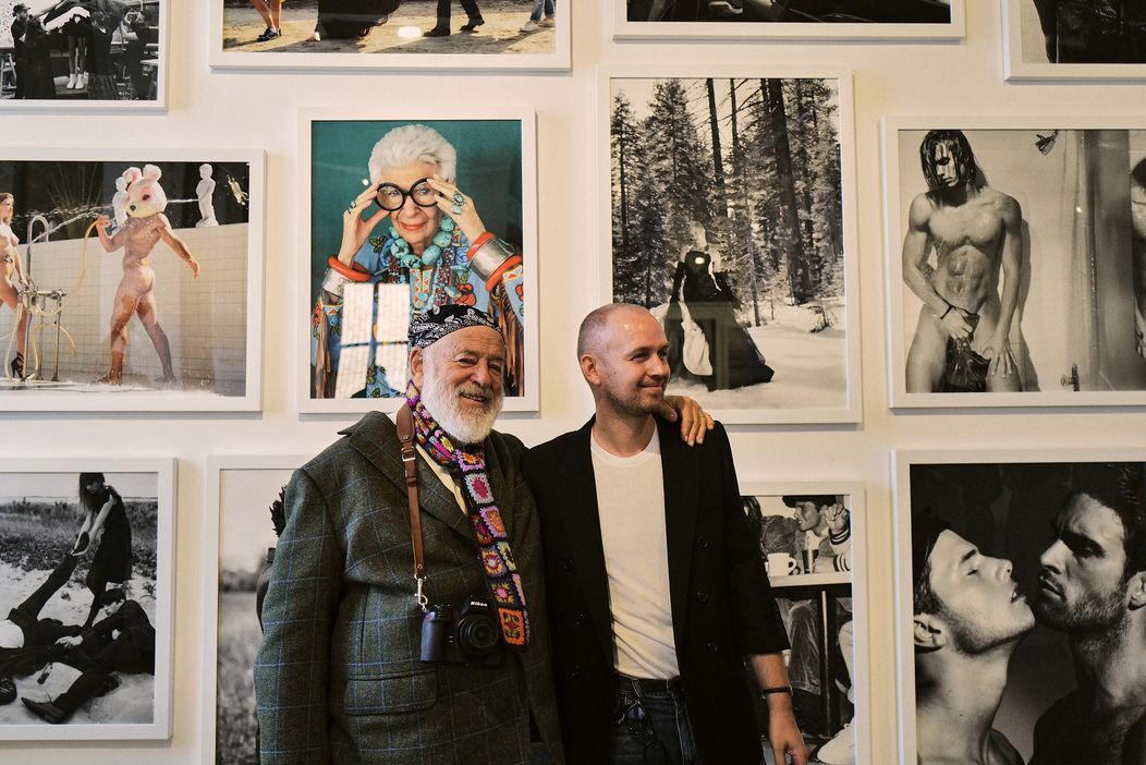 Bruce Weber a producent výstavy Milosh Harajda