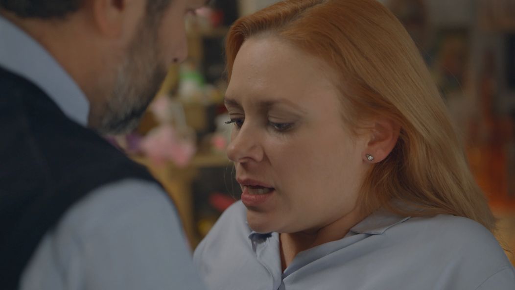 Beáta vášnivú chvíľu nečakane prerušila.