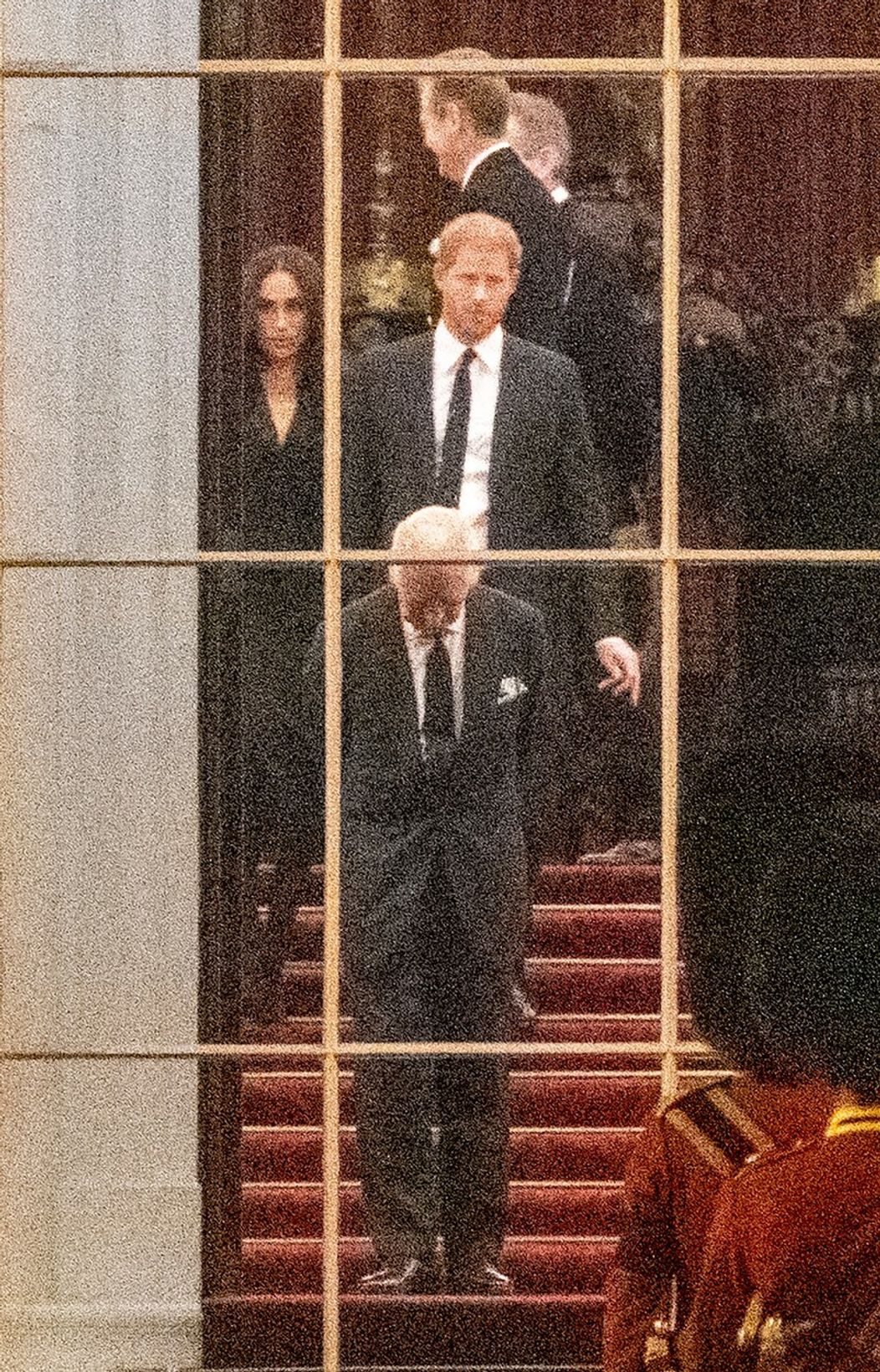 Rakvu previezli do Buckinghamského paláca