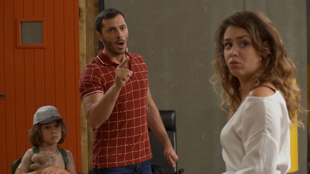 Alex našiel svoj byt v otrasnom stave.