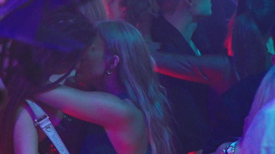 Ráchel s priateľkou Dominikou v pražskom Duplexe.