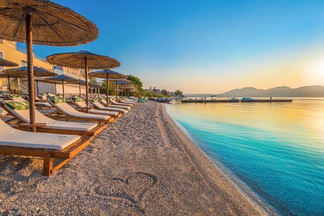 Ninos Grand Beach Hotel & Resort