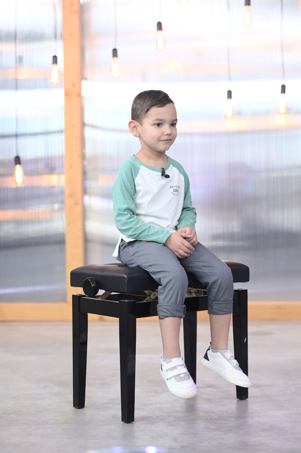 V prvom kole šou Tvoja MINI tvár znie povedome predvedie špeciálne vystúpenie Šimon Kremnický.