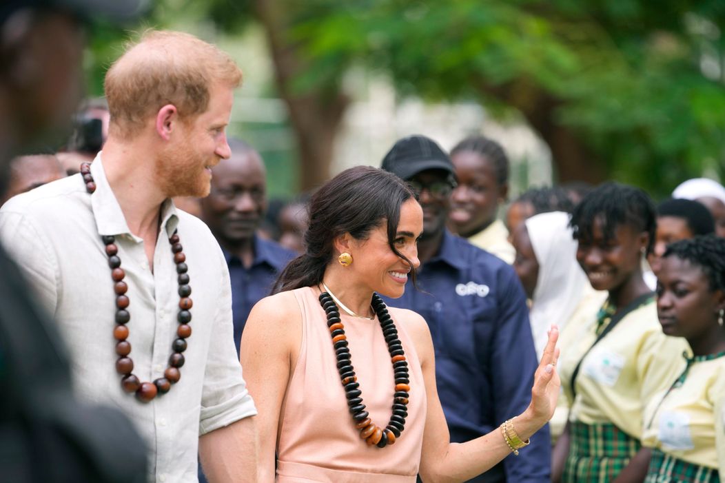 Princ Harry s Meghan na turné v Nigérii: Akoby z kráľovskej rodiny neodišli