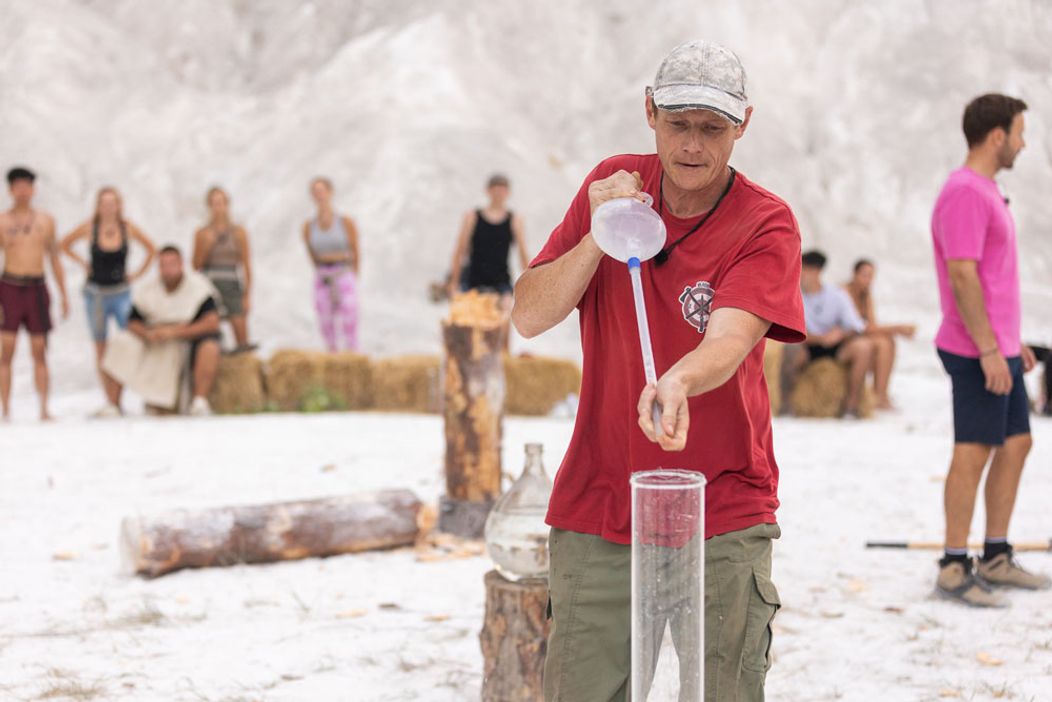 Zábery zo štafetovej súťaže v 14. epizóde Farmy