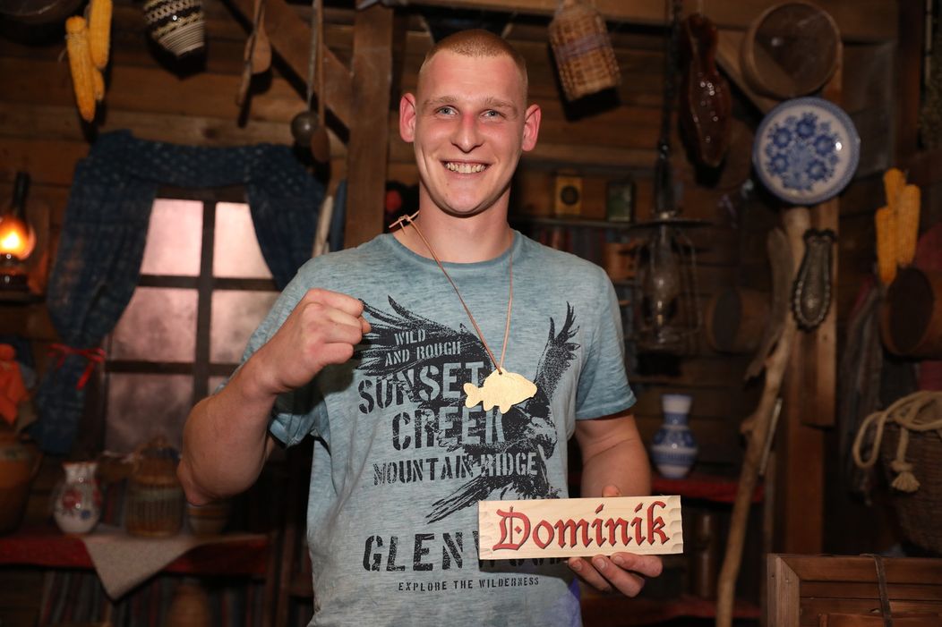 Dominik sa teší z výhry