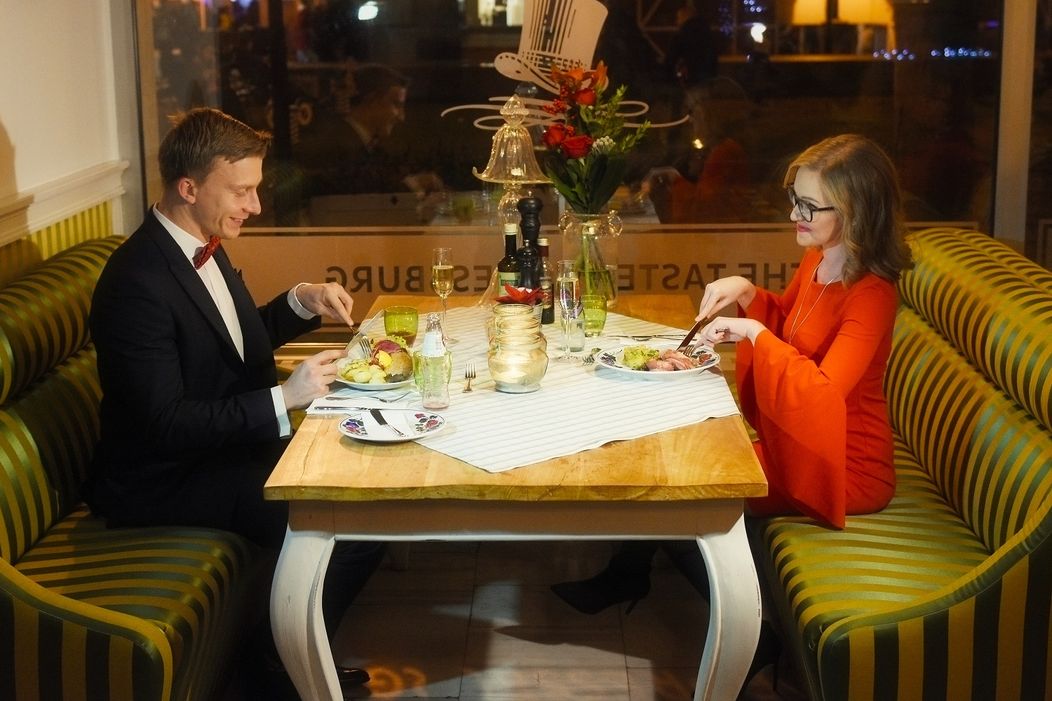 Študentka Dáša vyhrala romantické rande s Jurajom Bačom 