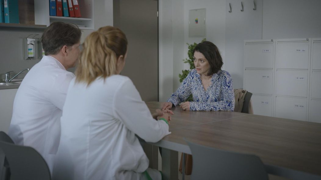 Eva má problémy v práci.