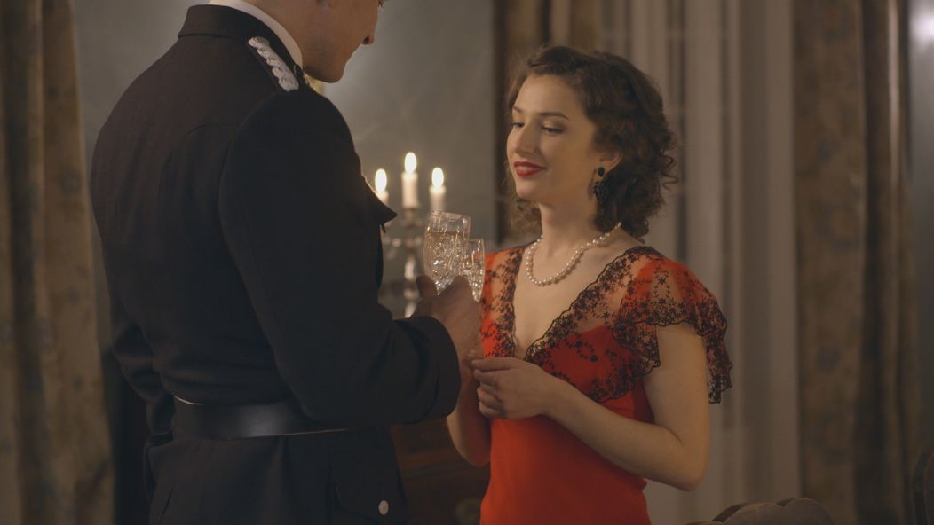 Eva prišla večer k Walterovi Klausovi