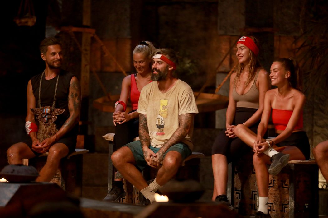 Survivor po desiatej kmeňovej rade a dueli s Andreou opustila Pavlína.