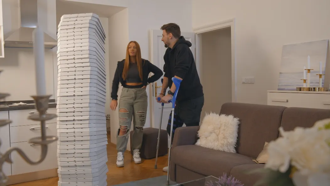 Hanka a Vašek si po návrate z ostrova naplánovali malú párty.