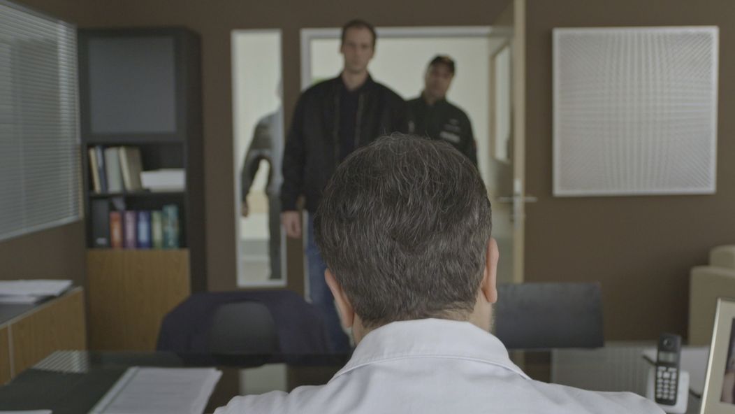 Vargu dostihne minulosť.