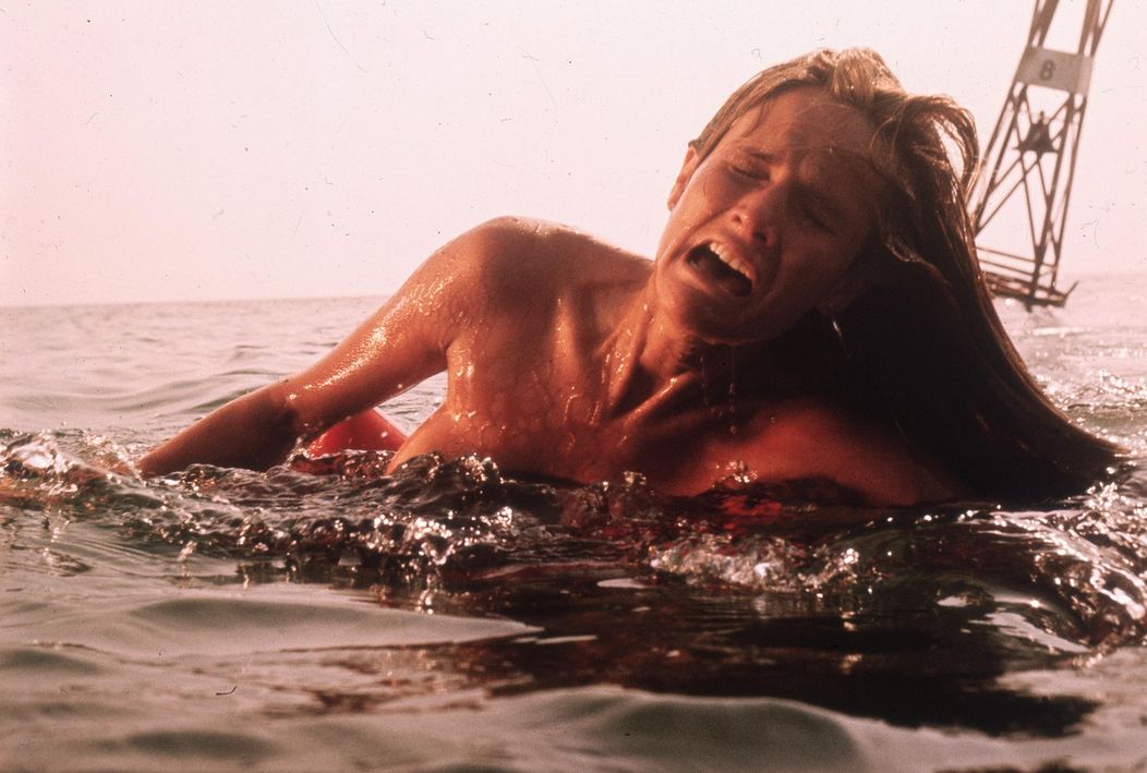 Zomrela Susan Backlinie, ktorá si zahrala prvú obeť žraloka vo filme Čeluste
