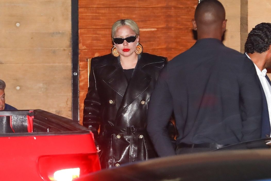 Lady Gaga je vraj tehotná