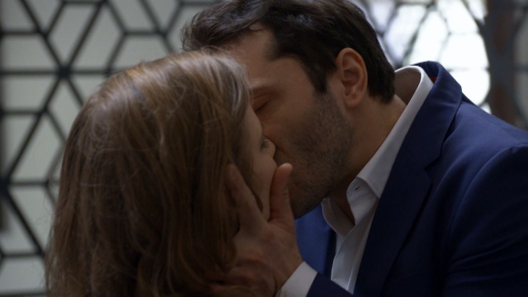 Jadon Sancho z Dortmundu oslavuje gól v dueli proti Mainzu.