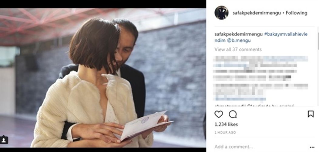 Şafak Pekdemir s manželom. Svadobná fotografia je dnes zo sociálnej siete preč.