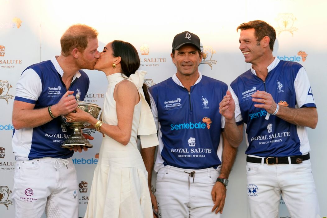 Princ Harry s Meghan po jazdeckom póle