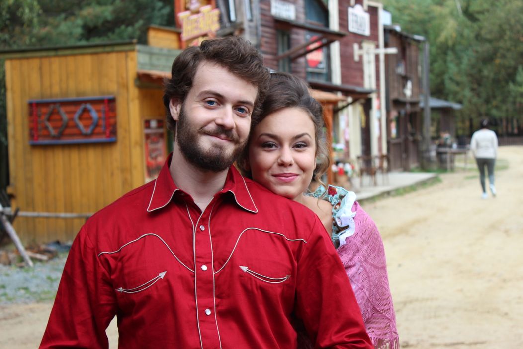 Dominika Kavaschová s Adamom Jančinom v Divokom Zapadákove