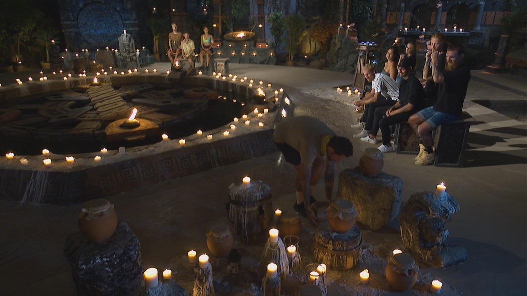 Na poslednej kmeňovej rade dostal najviac hlasov Tomáš a v dueli mu na Mikýřa nestačili sily.