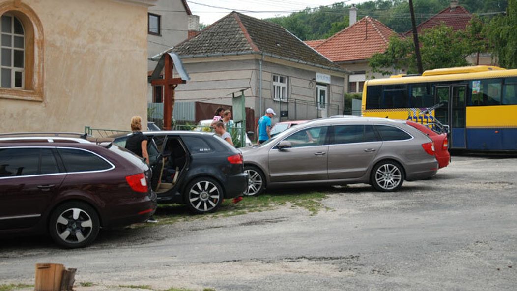 Návštevníci prichádzajú do Hornej Dolnej