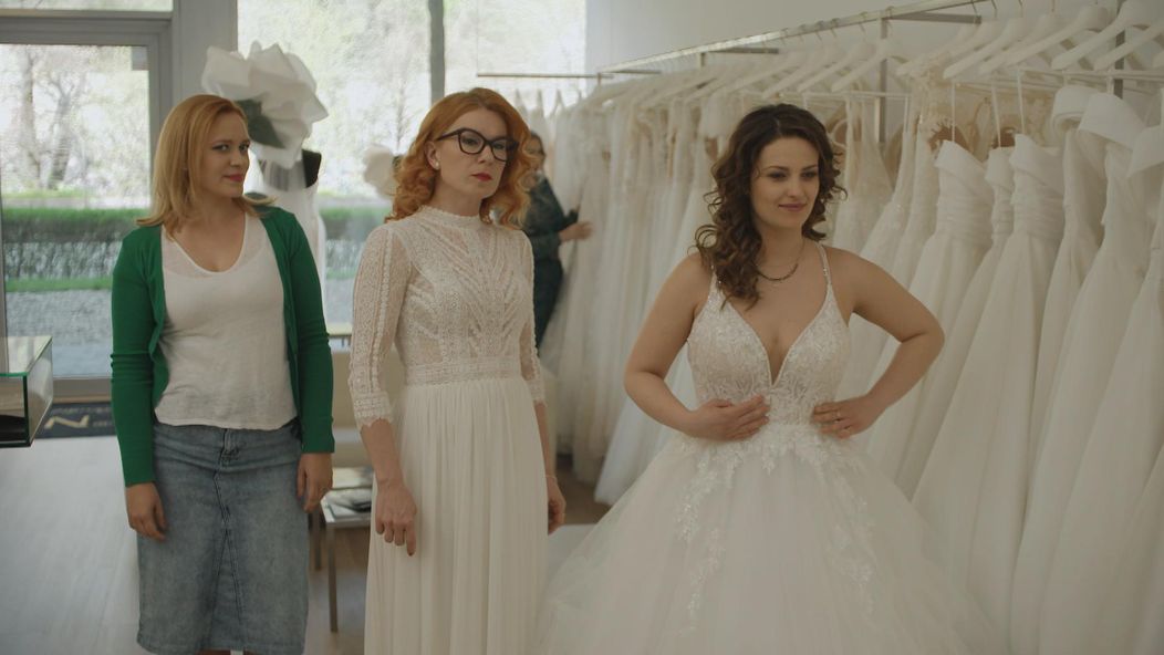 Beáta s Naďou a Kvetkou vyberá svadobné šaty