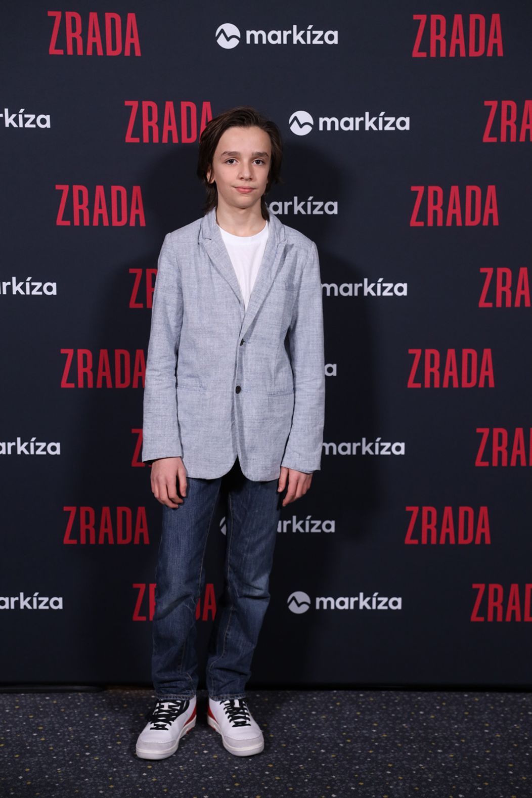 Premiéra seriálu Zrada