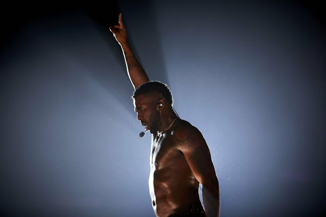Jason Derulo počas koncertu v rámci 2Sides World Tour