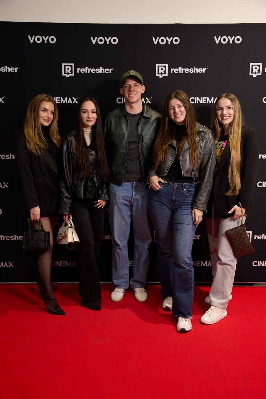 Ruža zdvihla divákov zo sedadiel: Premiéra v Martine bola zimomriavková