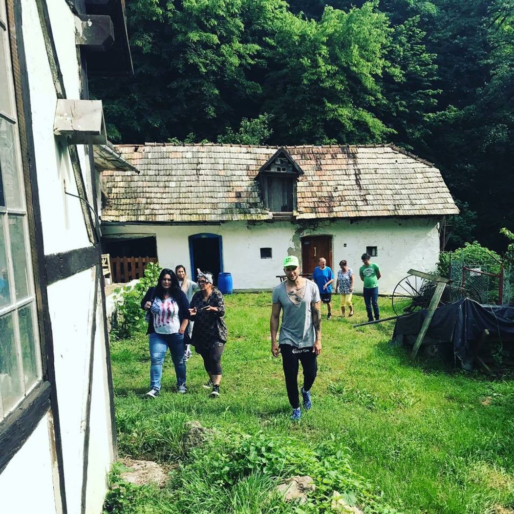Exfarmári sa vrátili na miesto činu