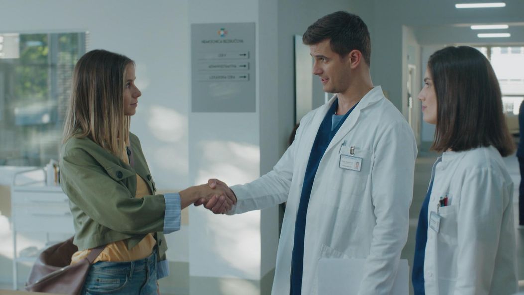 Nikola (Nela Pocisková) zistí, že má s Danielom (Karol Tóth) niečo spoločné.