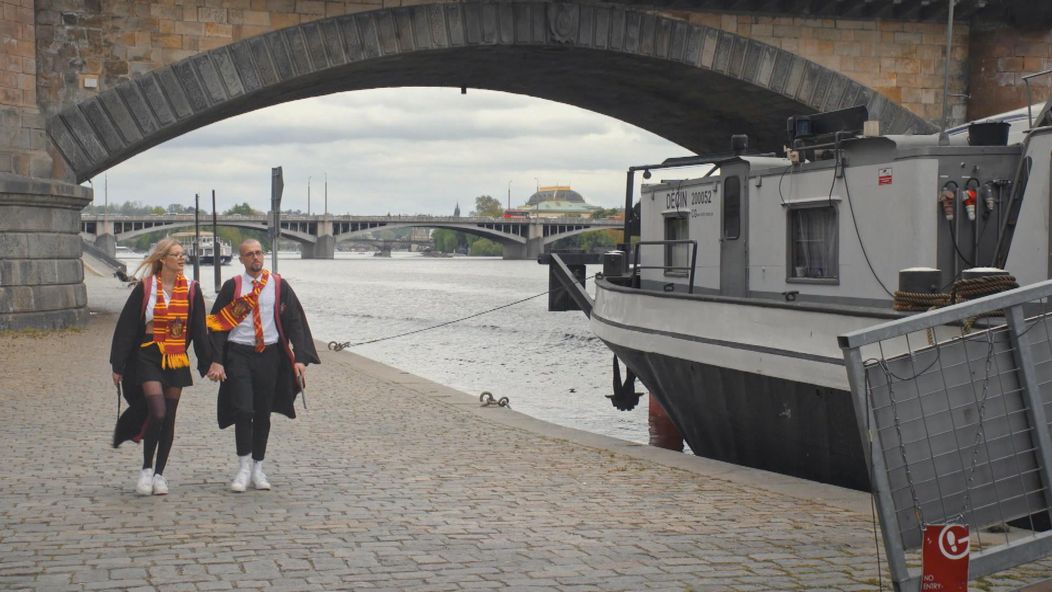 Kristian požiadal priateľku Sajku o ruku.