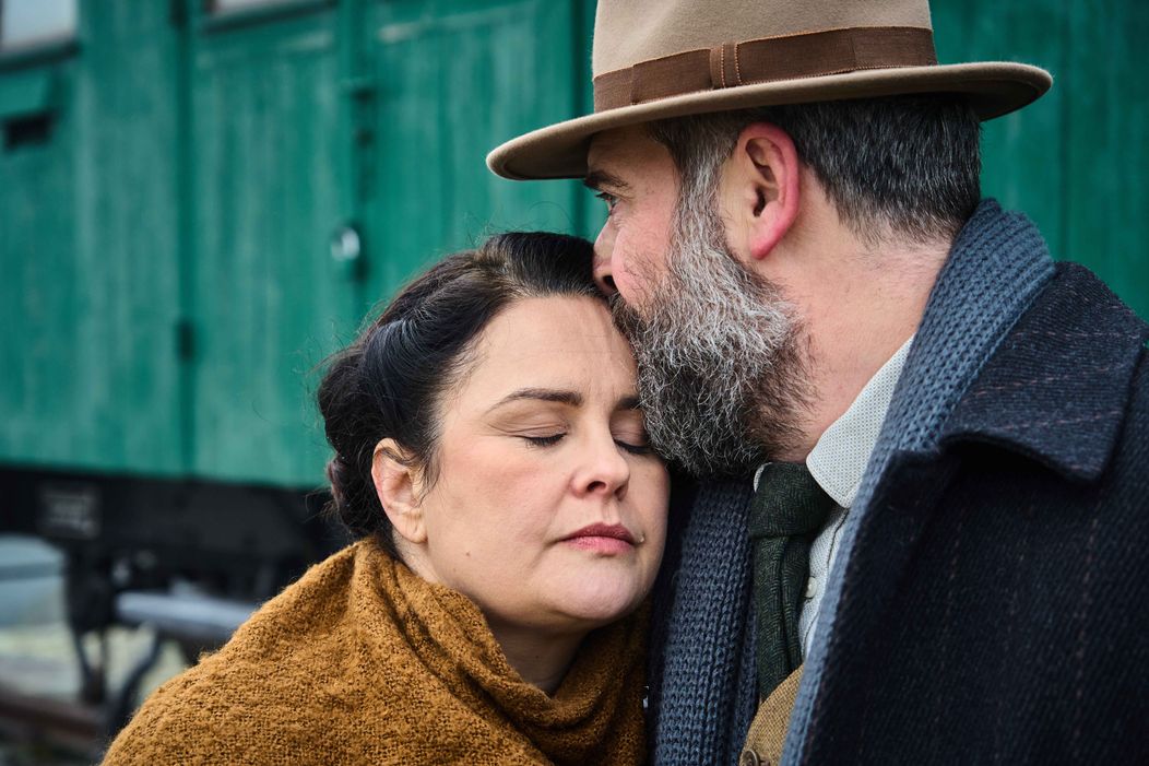 Petra Polnišová a Martin Mňahončák v seriáli Dunaj, k vašim službám