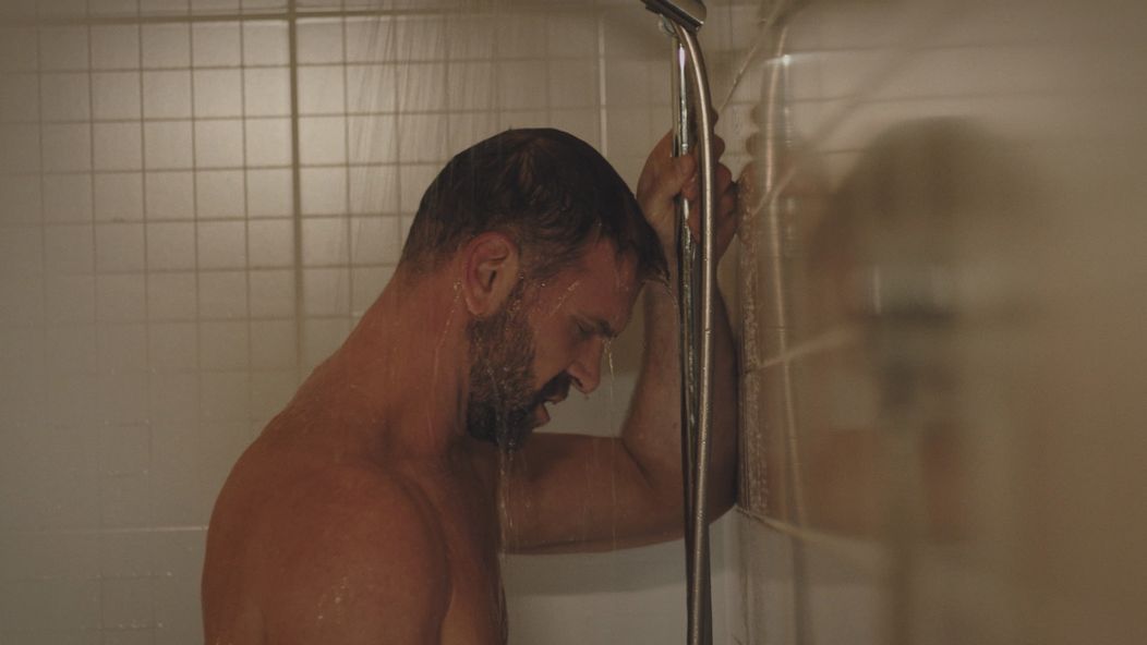 Andrej zistí od neznámeho muža o Laure zásadnú informáciu.