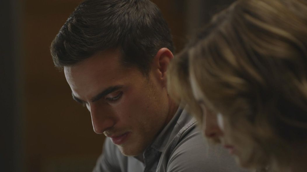 Lucia (Monika Horváthová) a Martin (Adam Bardy) sa zbližujú