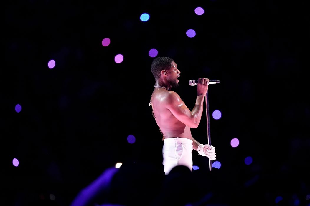 Usher ovládol Halftime Show