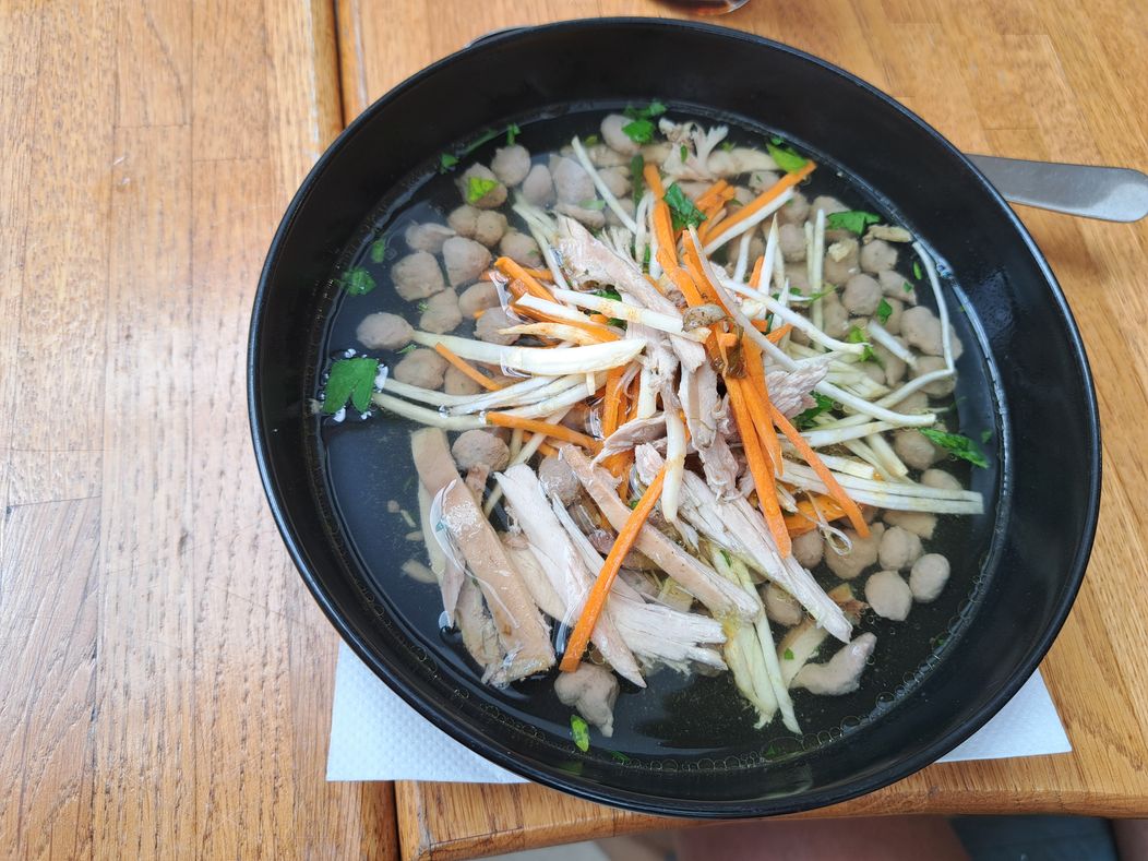 S Radkom Urbanyakom na obede v poľovníckej reštaurácii Silvanus