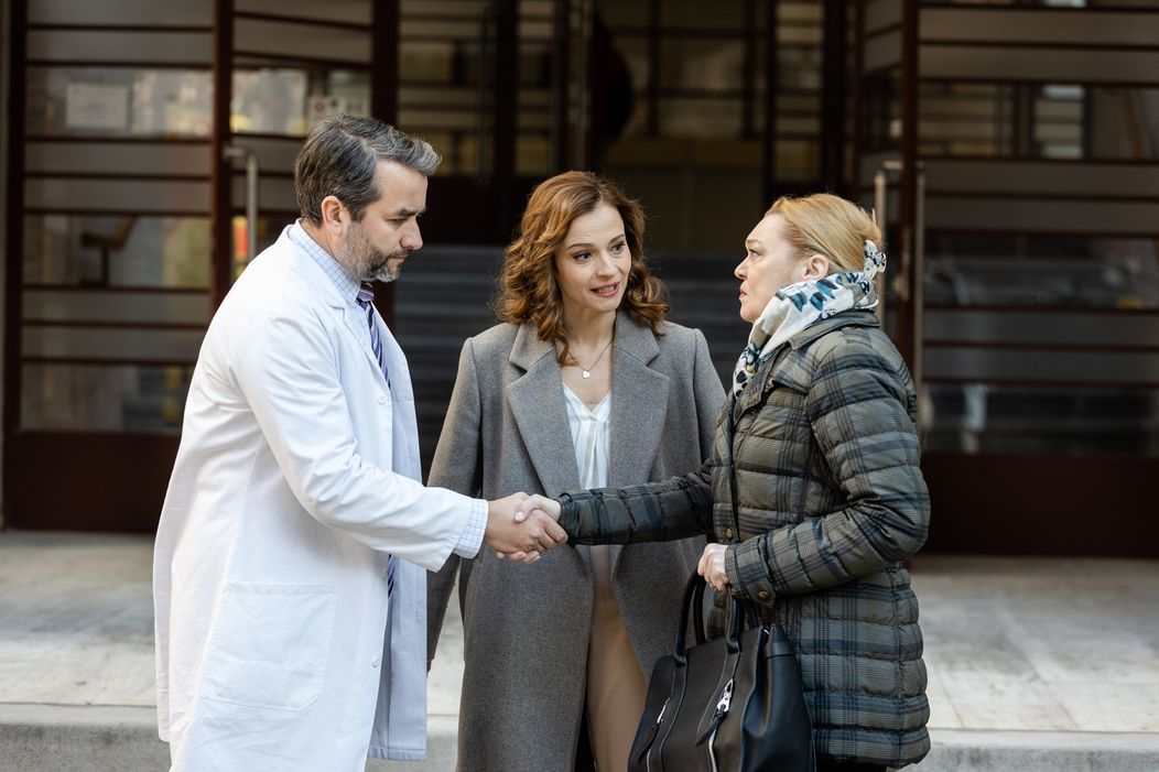 Herečka Daniela Kuffelová na natáčaní s Liv Bielovič a Vladom Kobielskym.