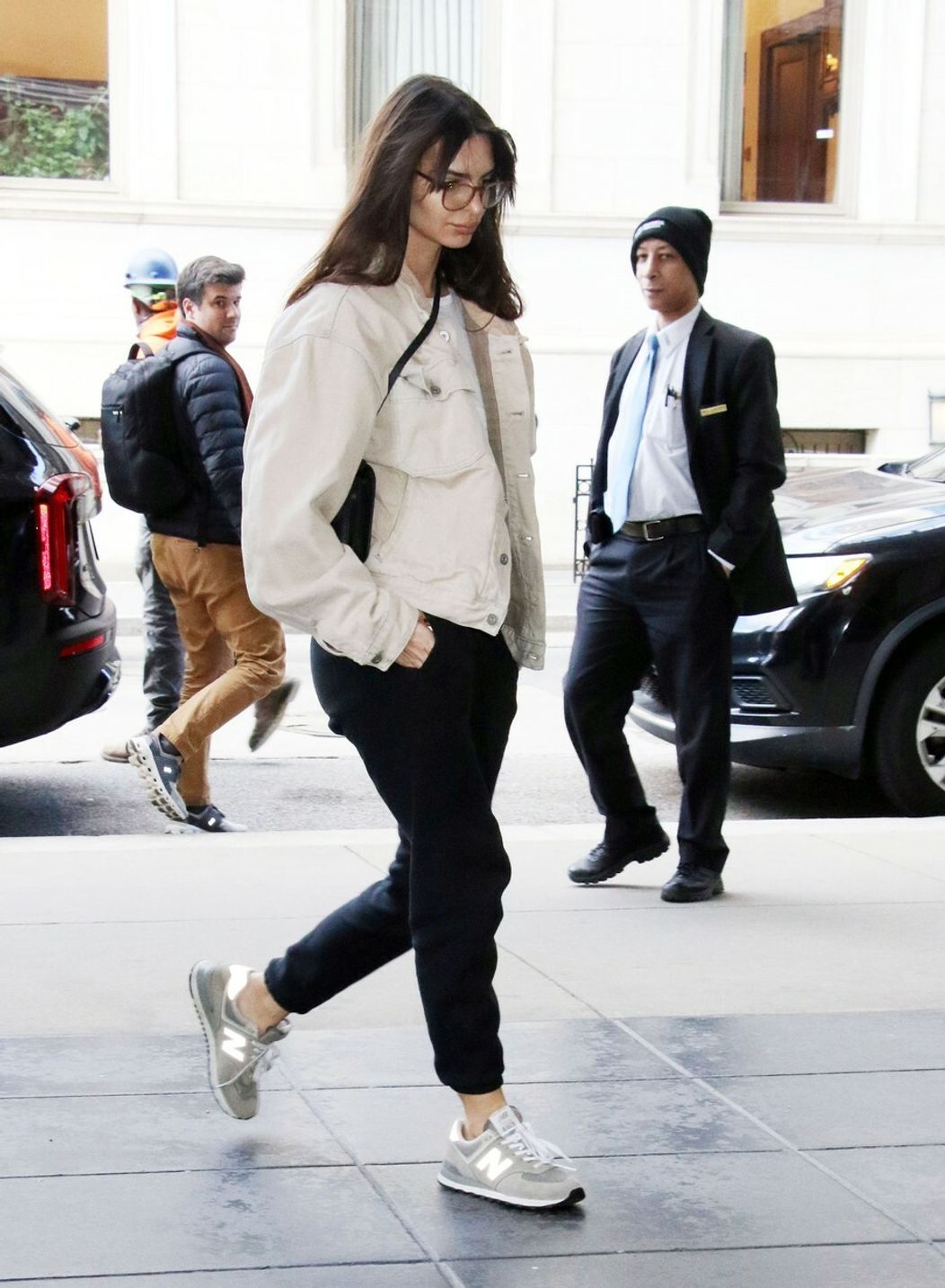 Emily Ratajkowski v New York City