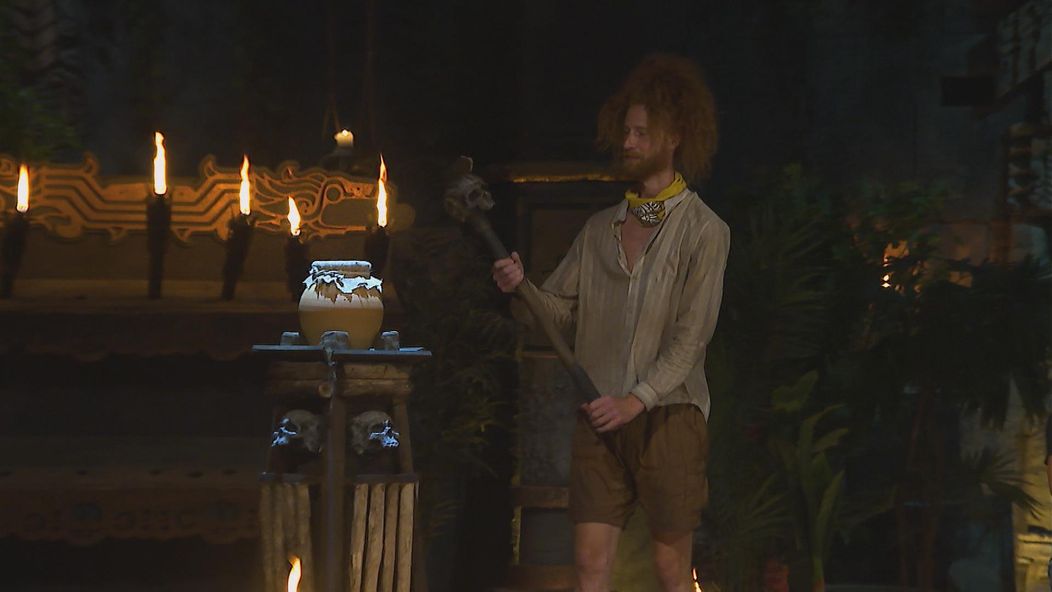 Pirát s Tomášom sa na kmeňovej rade navzájom ochránili individuálnymi imunitami. Oheň tak nakoniec zhasol Radkovi.